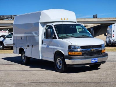 2025 Chevrolet Express Cutaway 3500 Base