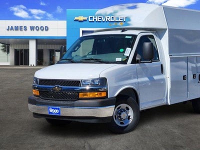 2025 Chevrolet Express Cutaway 3500 Base