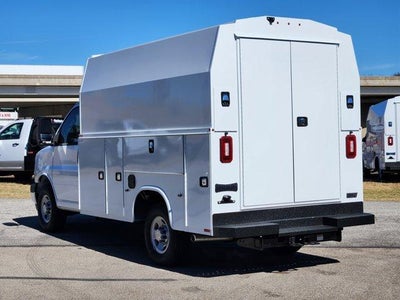 2025 Chevrolet Express Cutaway 3500 Base