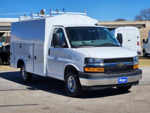2025 Chevrolet Express Cutaway 3500 Base