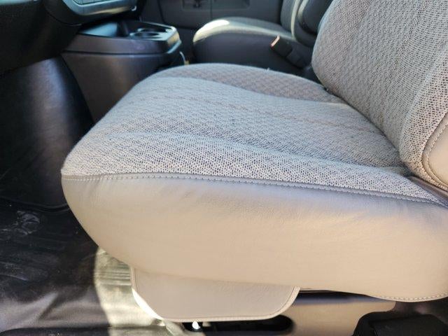 2025 Chevrolet Express Cutaway 3500 Base