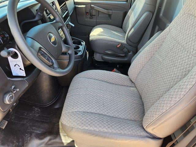2025 Chevrolet Express Cutaway 3500 Base