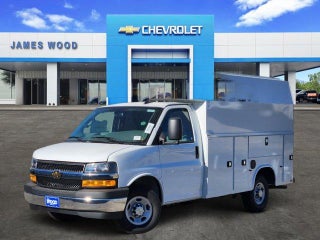 2025 Chevrolet Express Cutaway 3500 Base