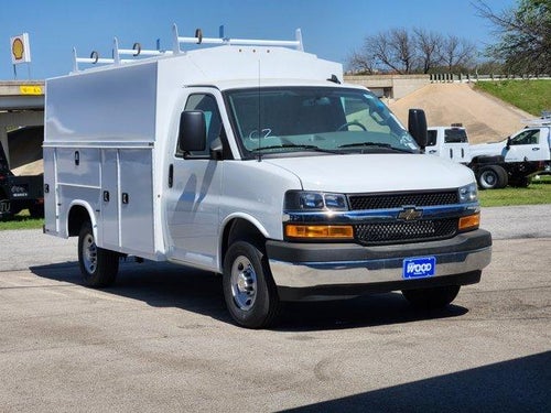 2025 Chevrolet Express Cutaway 3500 Base