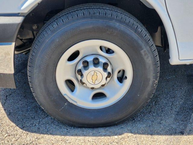 2025 Chevrolet Express Cutaway 3500 Base