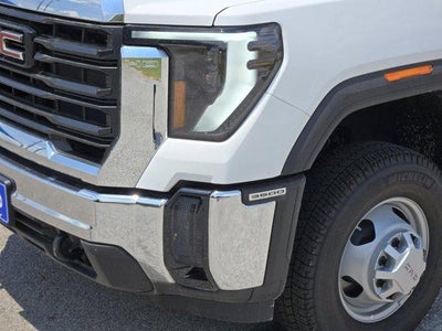 2025 GMC Sierra 3500 HD Chassis Cab Pro
