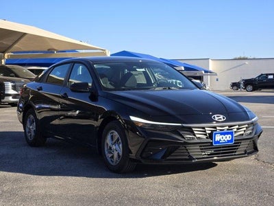 2026 Hyundai ELANTRA SE