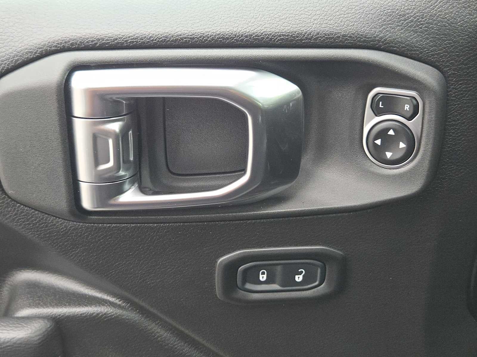 2025 Jeep Wrangler 2-Door Willys 4x4