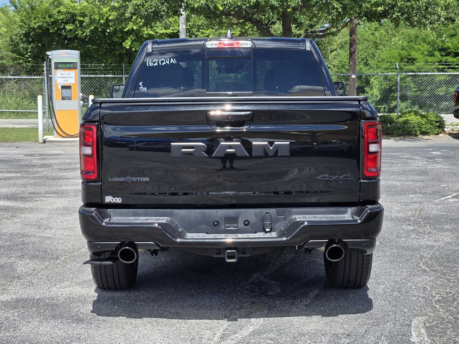 2026 RAM 1500 Lone Star Crew Cab 4x4 5'7" Box