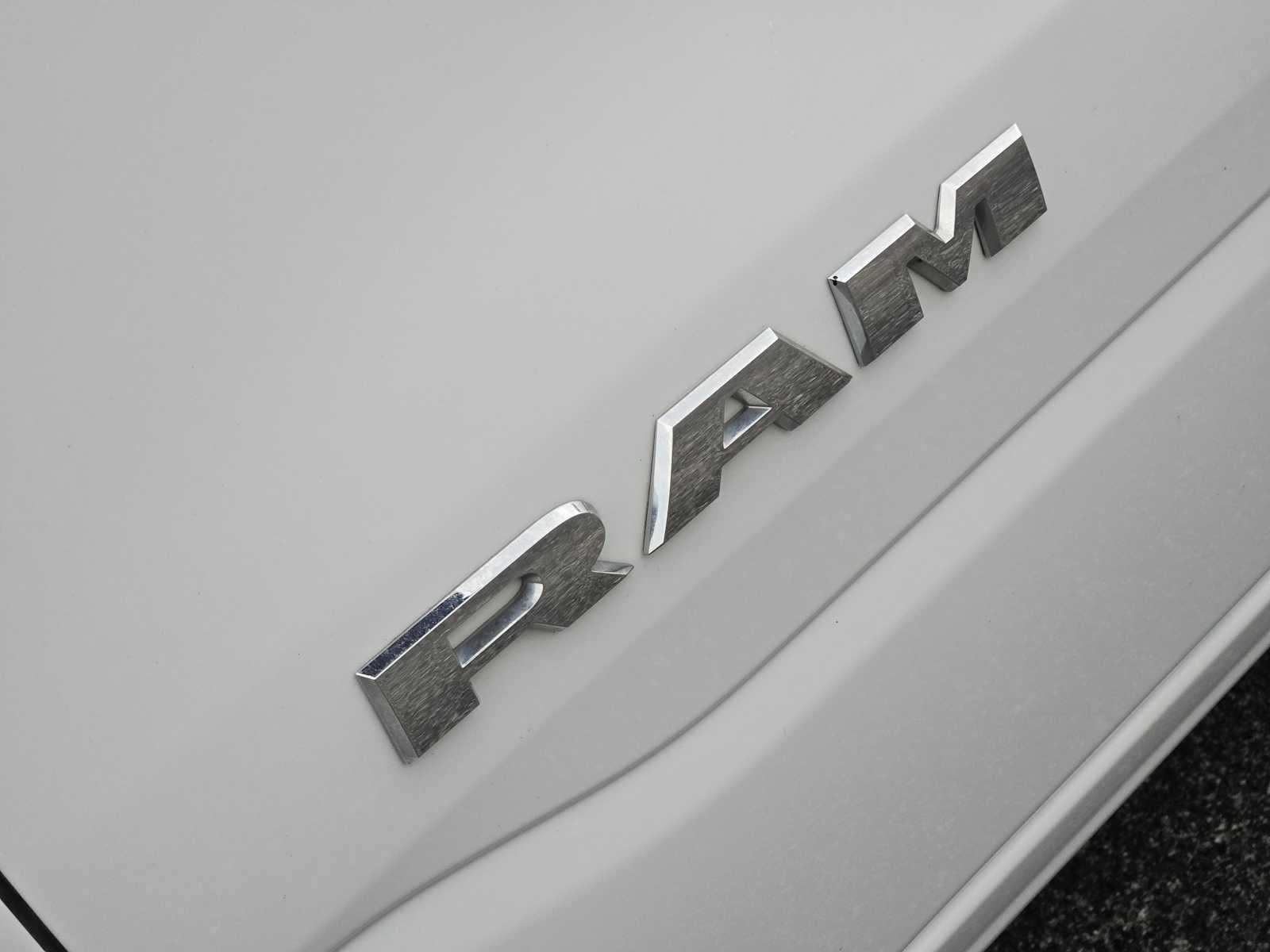 2022 RAM 1500 Lone Star Crew Cab 4x4 5'7" Box