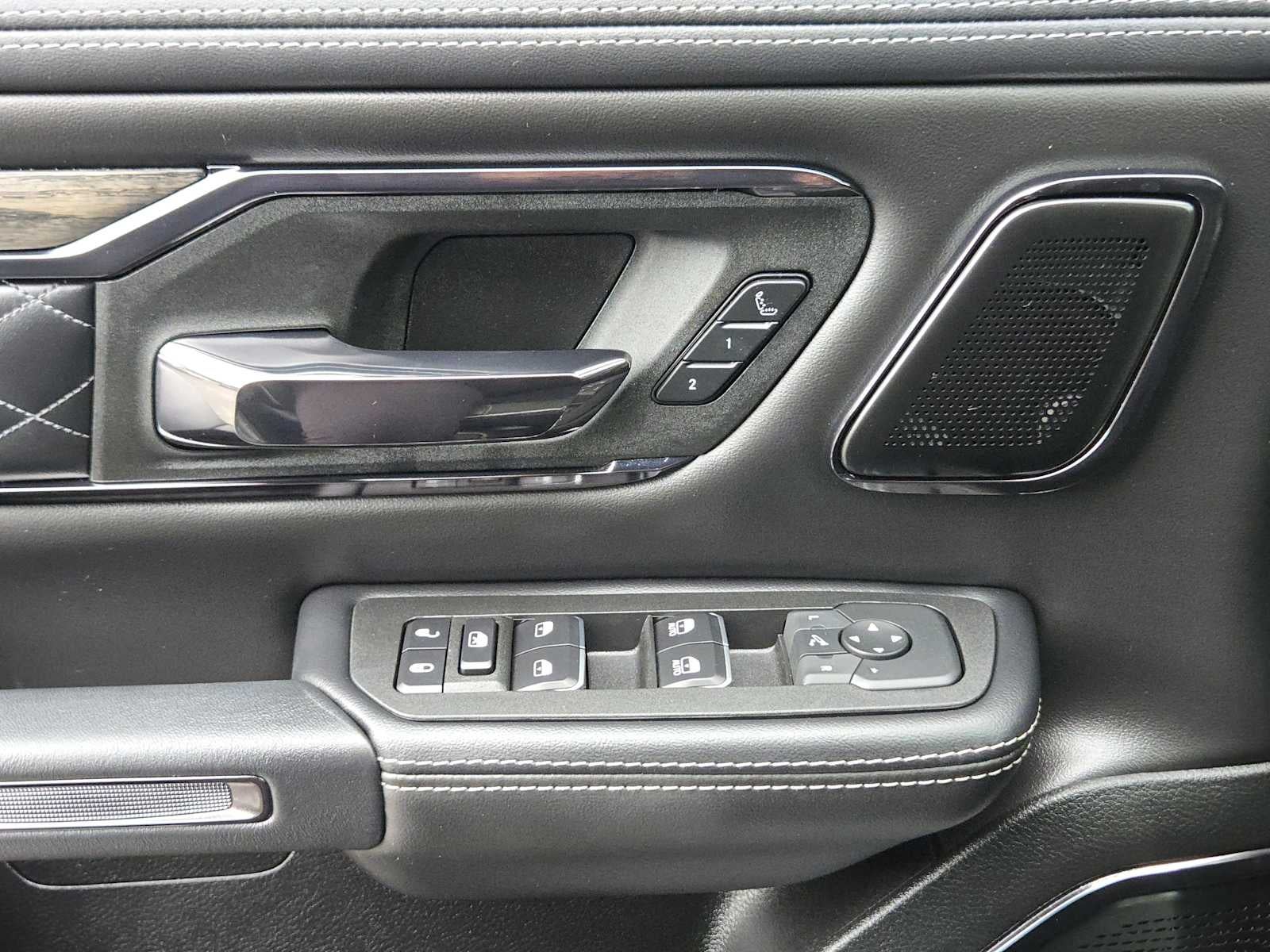 2025 RAM 1500 Limited Crew Cab 4x4 5'7" Box