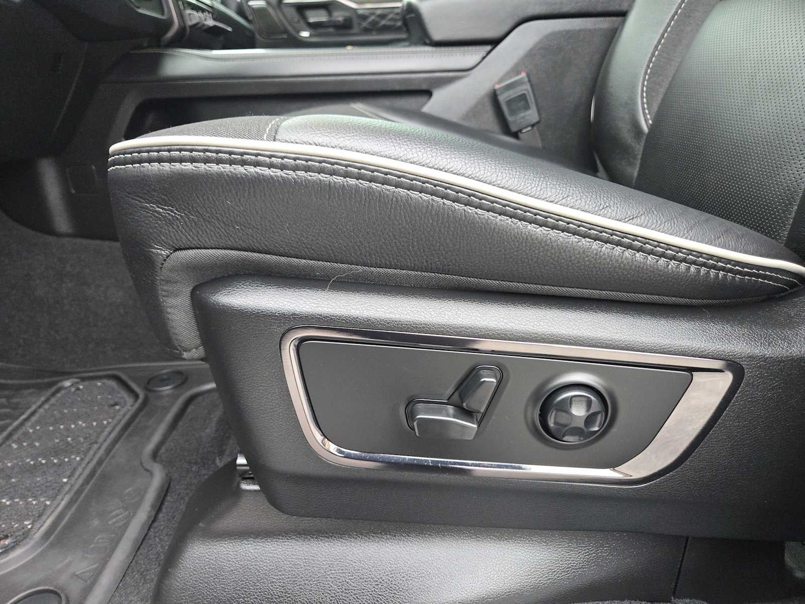 2025 RAM 1500 Limited Crew Cab 4x4 5'7" Box