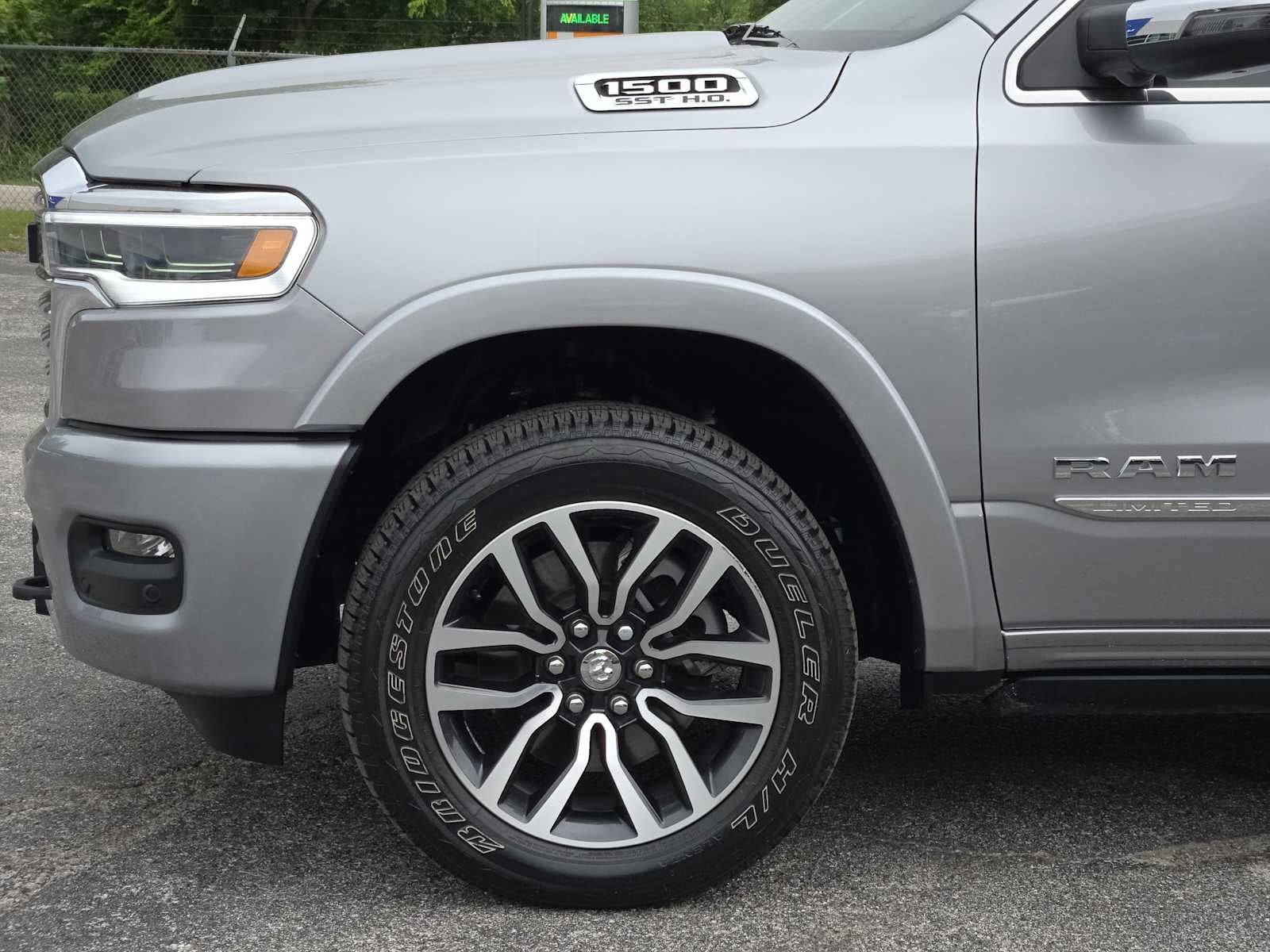 2025 RAM 1500 Limited Crew Cab 4x4 5'7" Box