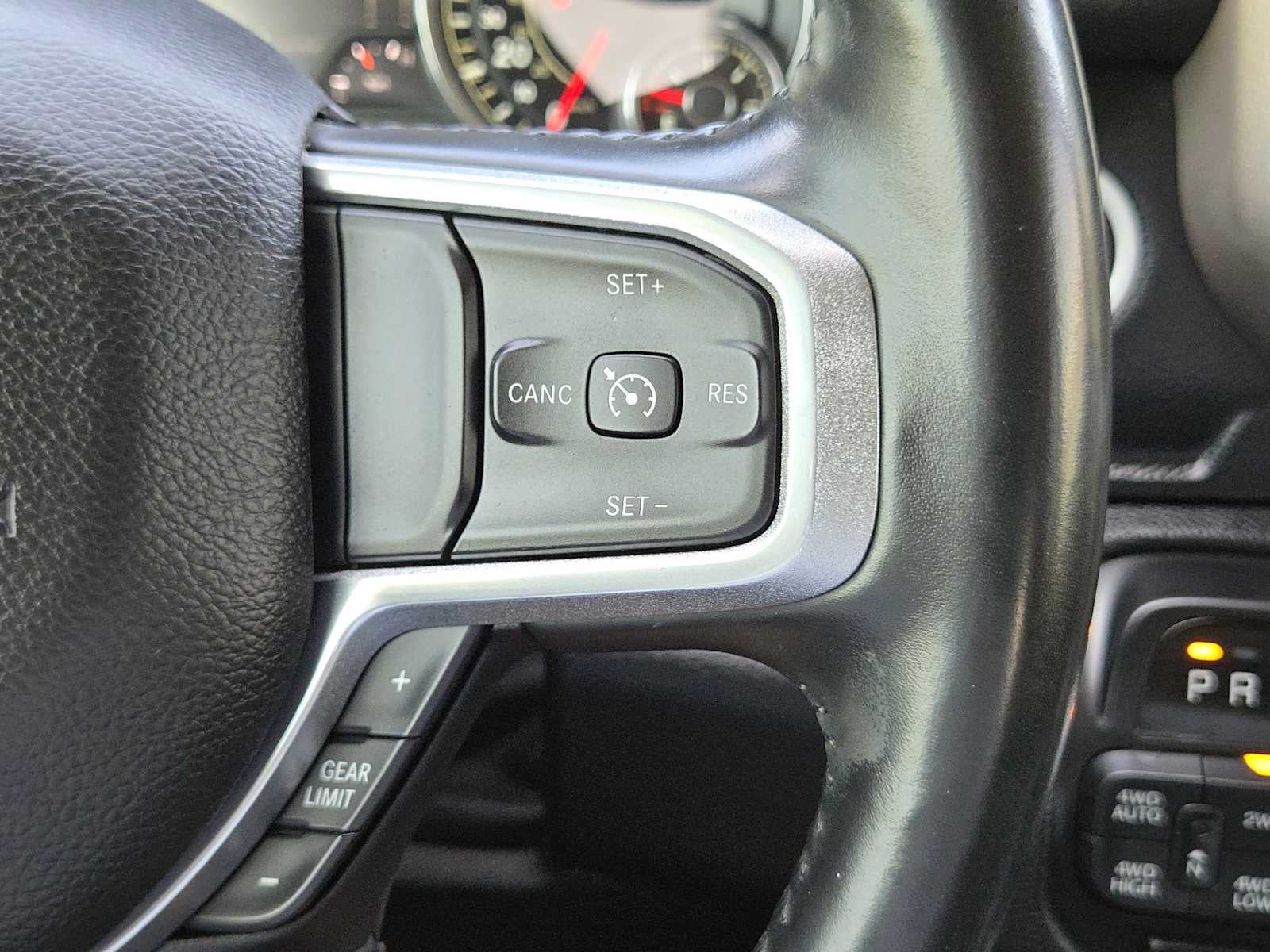 2021 RAM 1500 Laramie Crew Cab 4x4 5'7" Box
