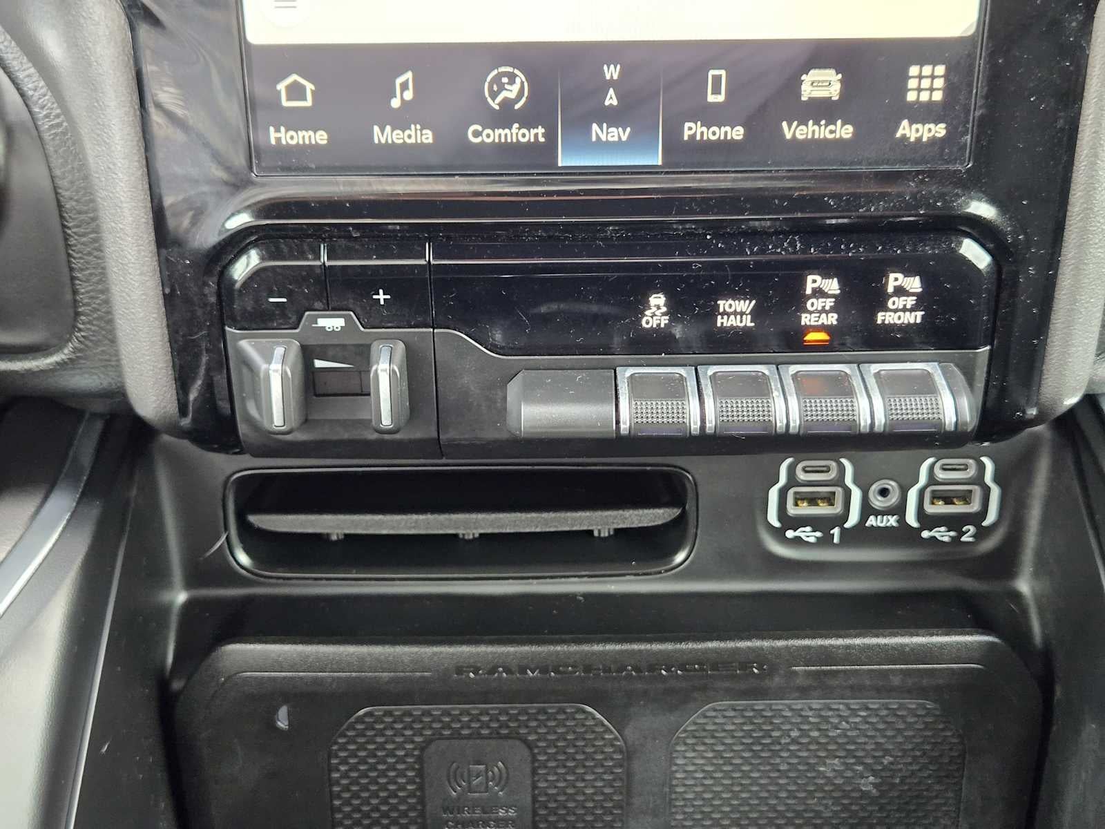 2023 RAM 1500 Laramie Crew Cab 4x4 5'7" Box