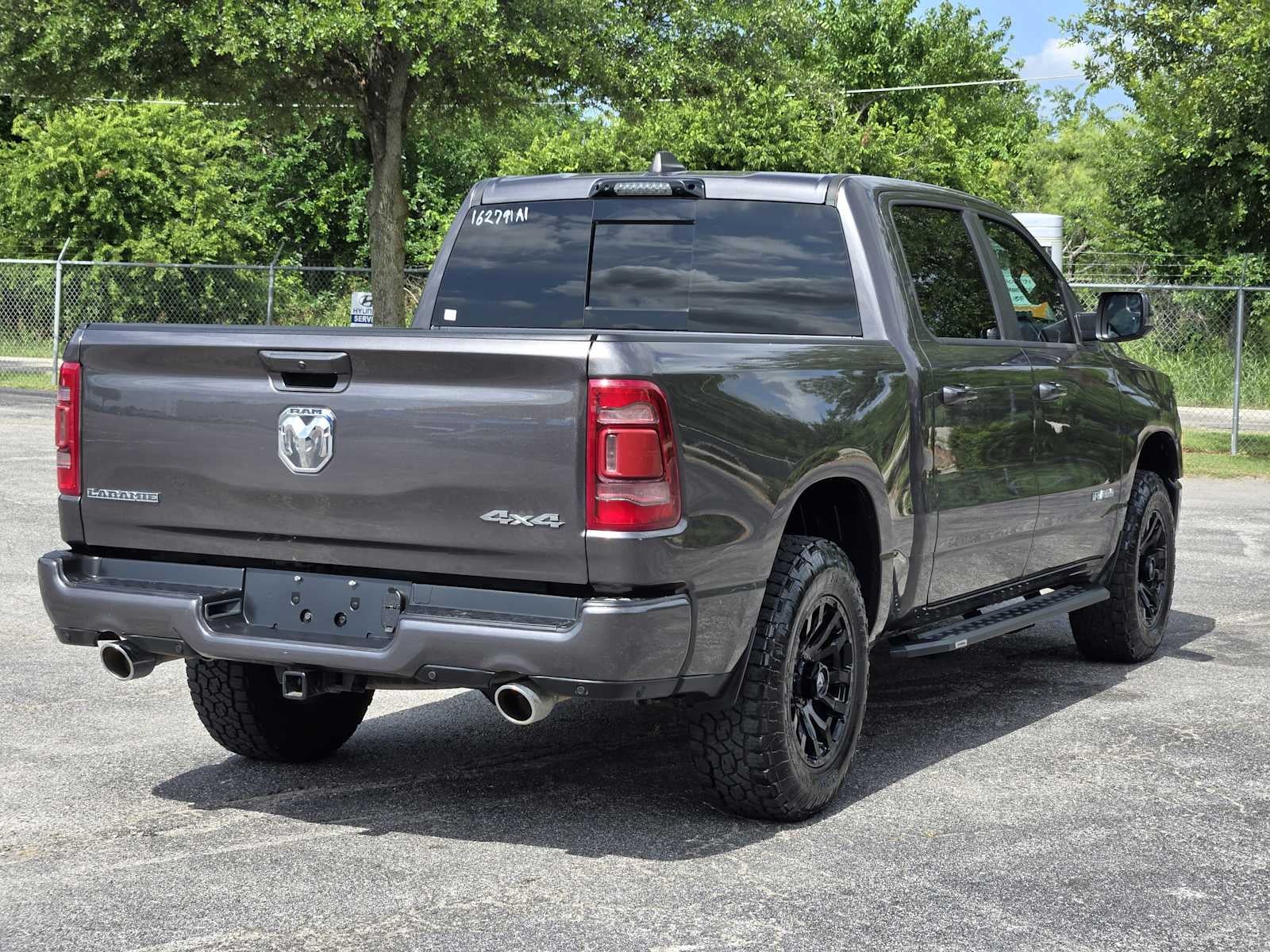 2023 RAM 1500 Laramie Crew Cab 4x4 5'7" Box