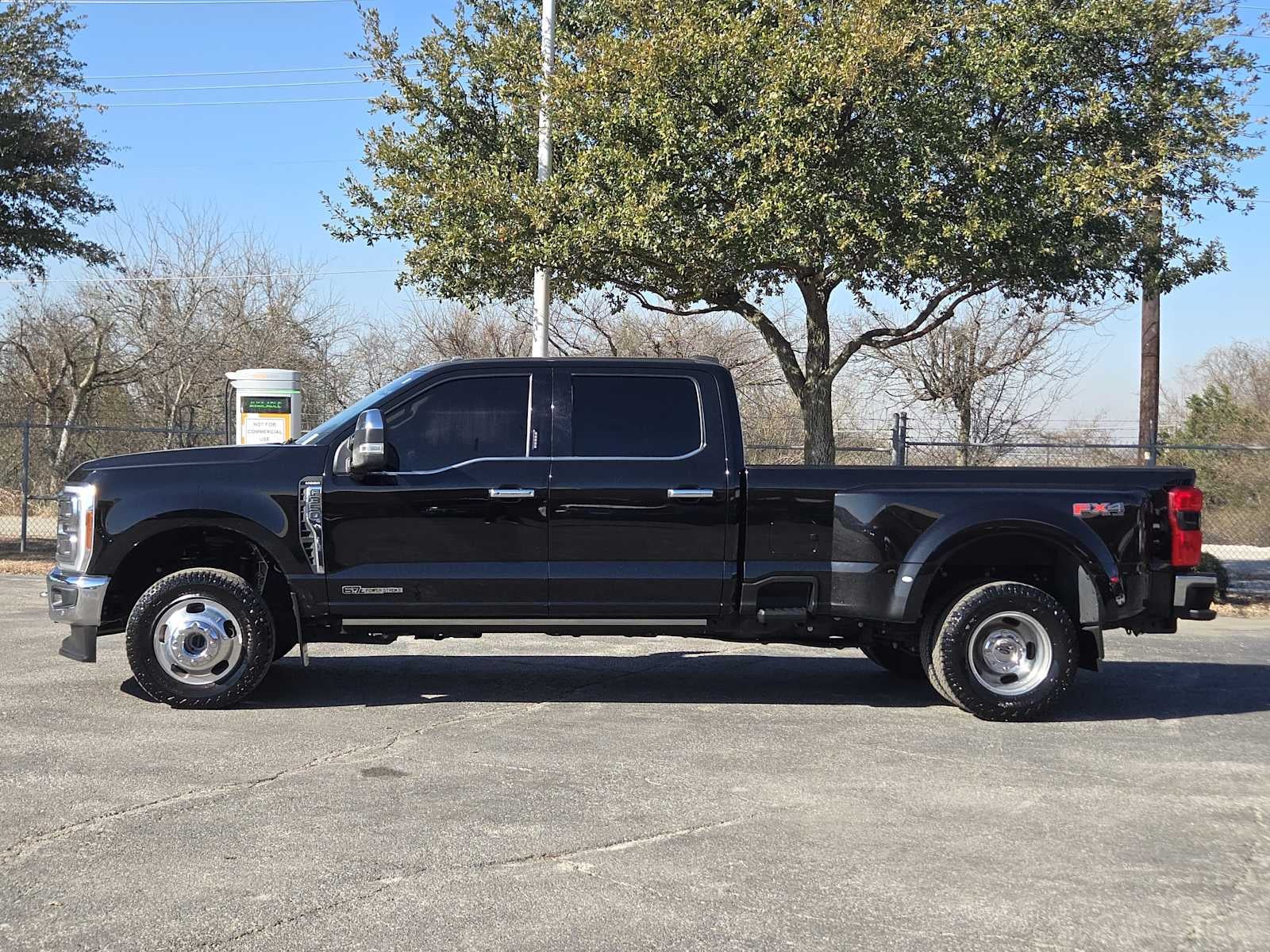 2023 Ford Super Duty F-350 DRW XL