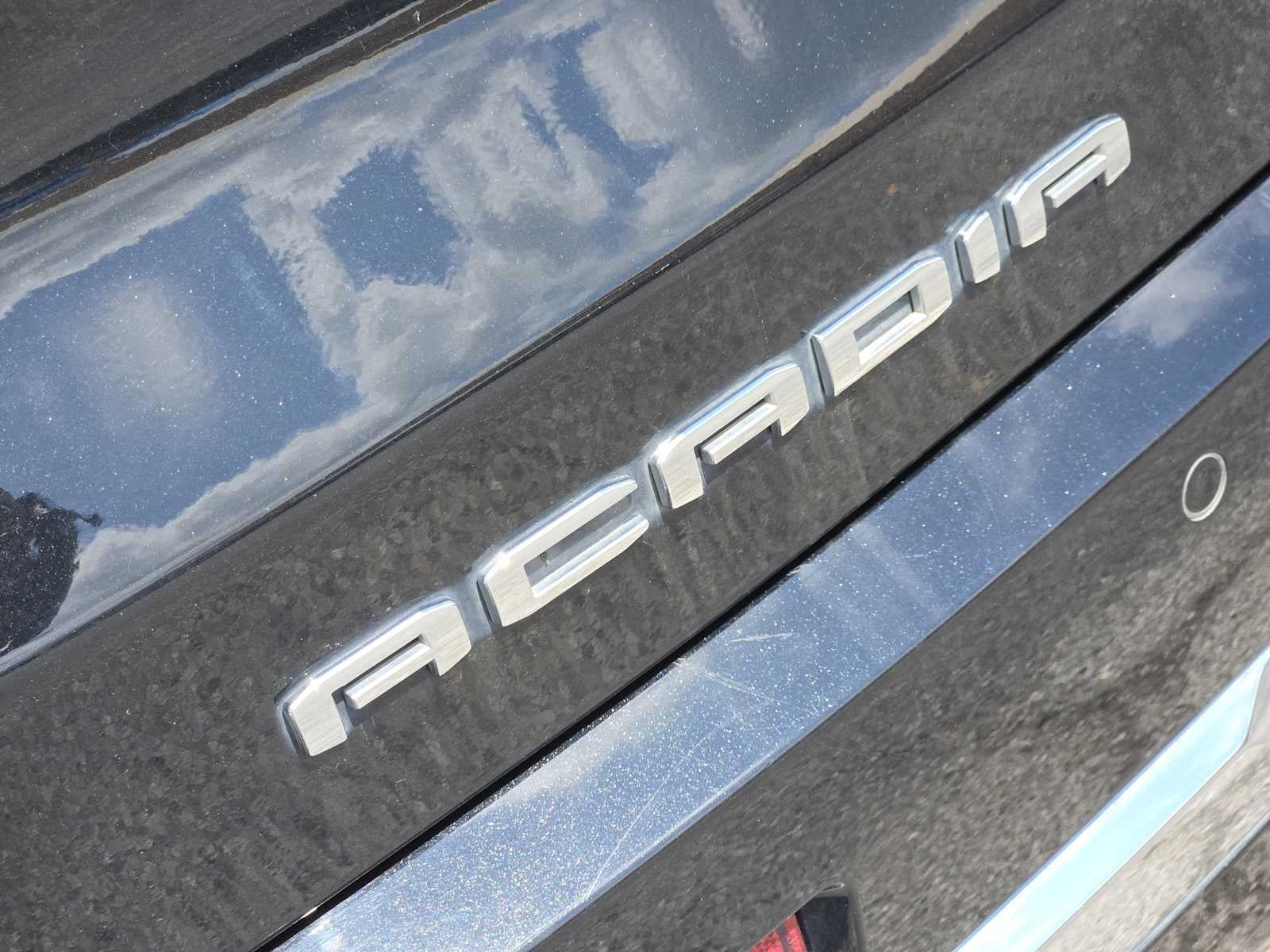 2024 GMC Acadia Elevation