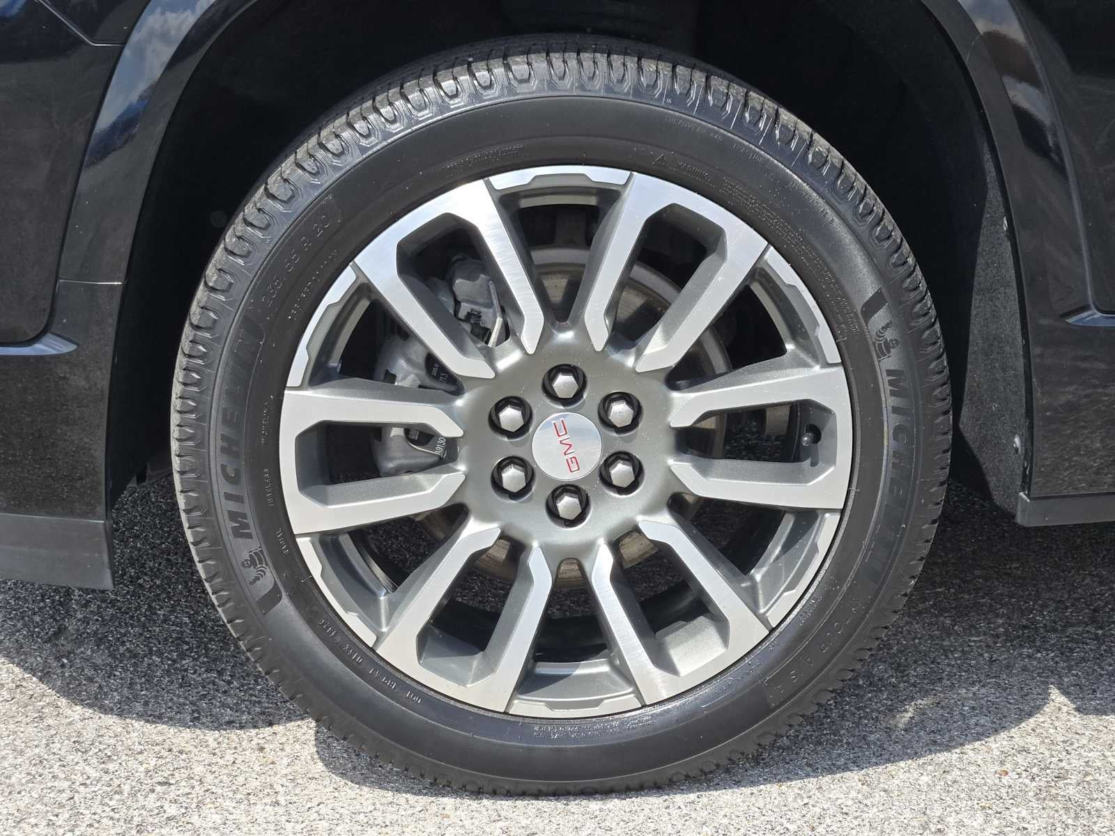 2024 GMC Acadia Elevation