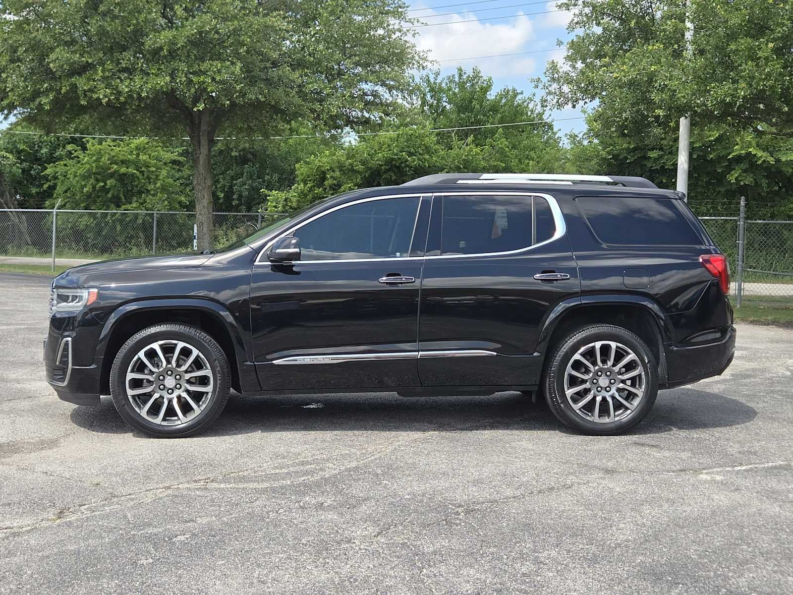 2024 GMC Acadia Elevation