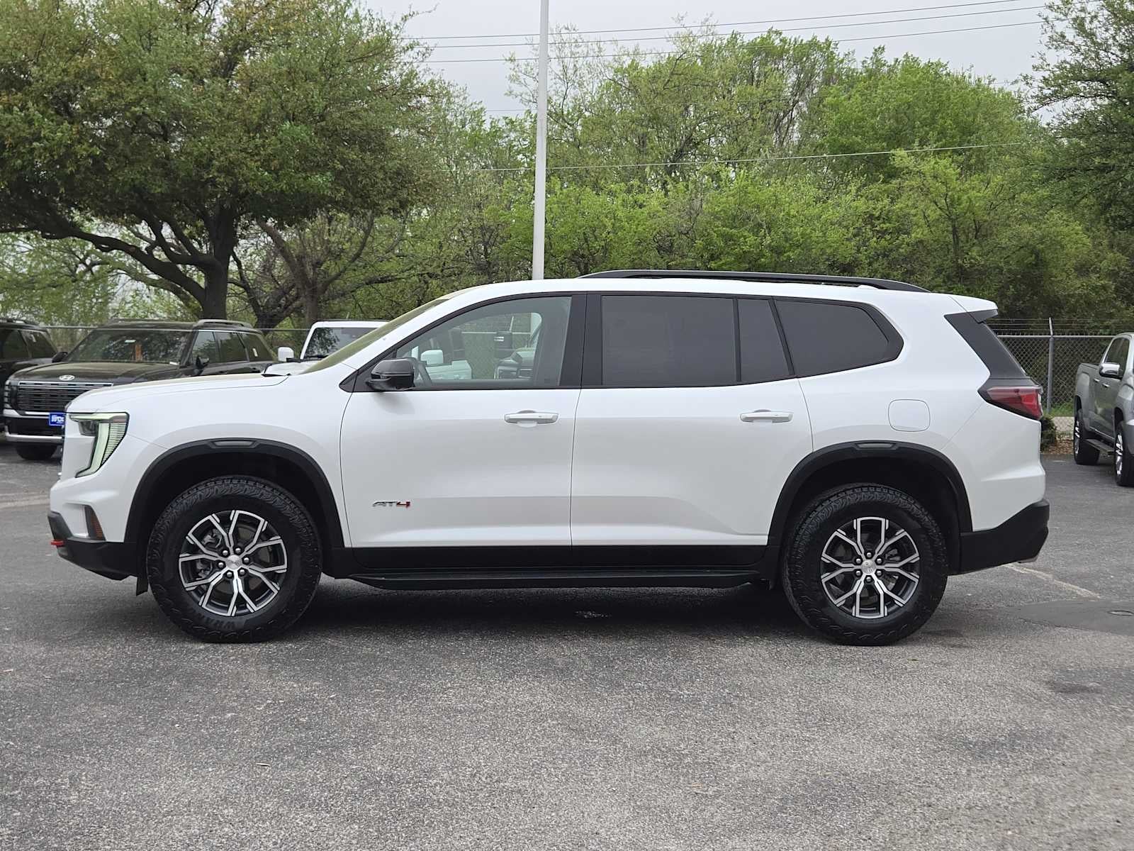 2025 GMC Acadia AT4