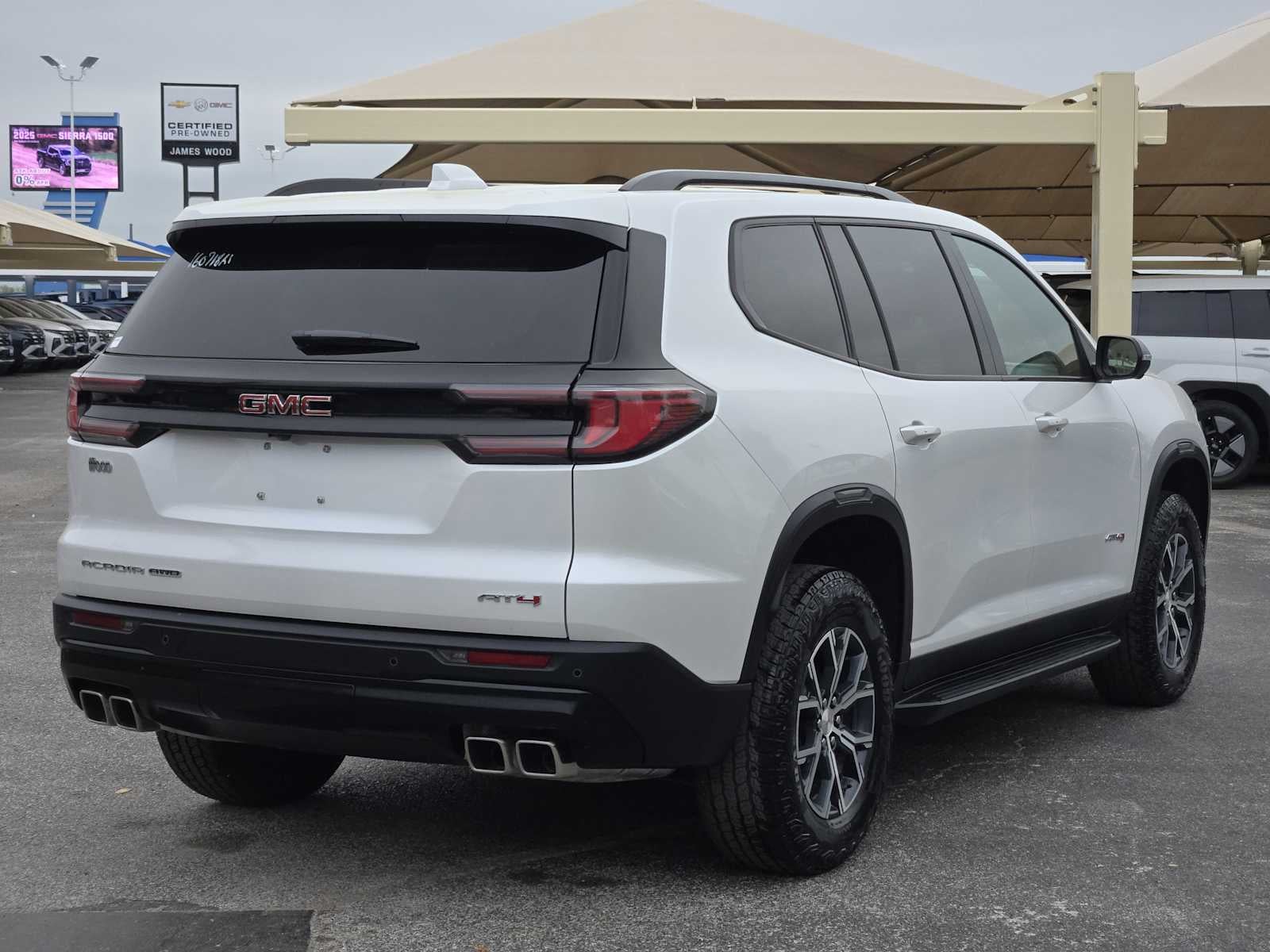 2025 GMC Acadia AT4