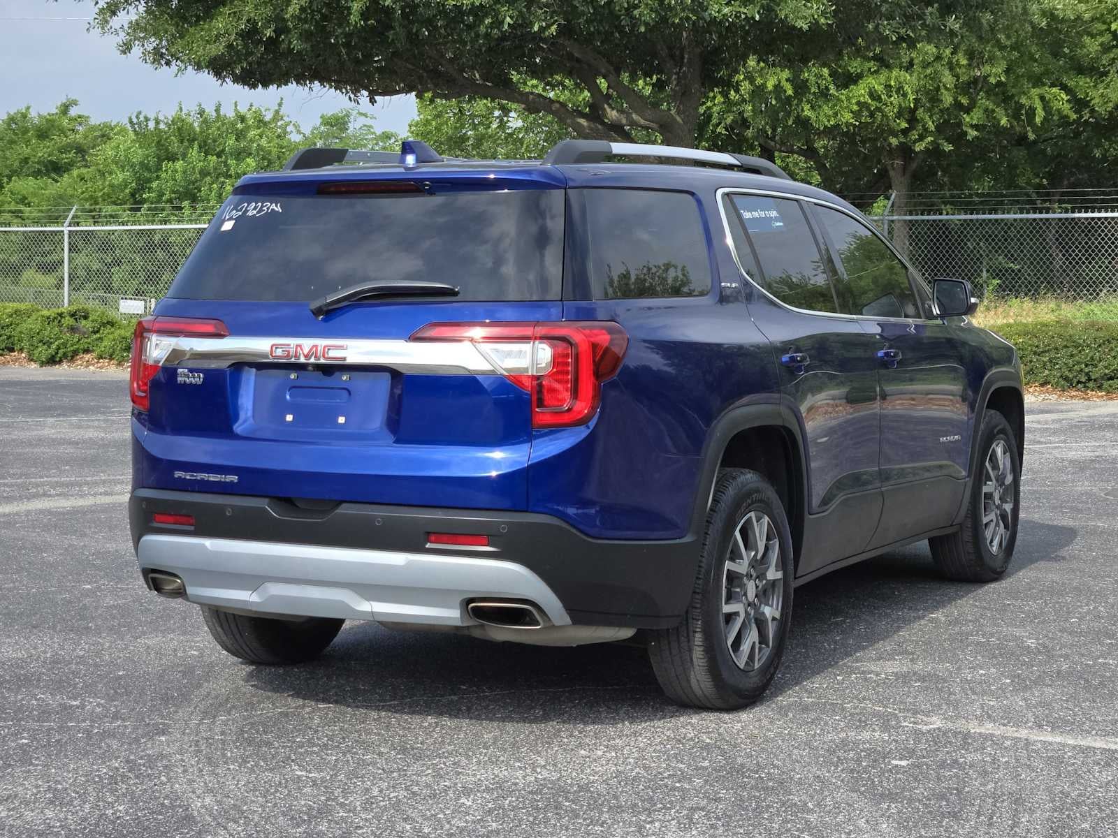 2023 GMC Acadia SLE