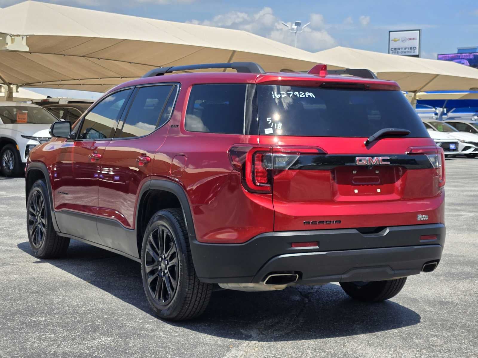 2023 GMC Acadia SLT