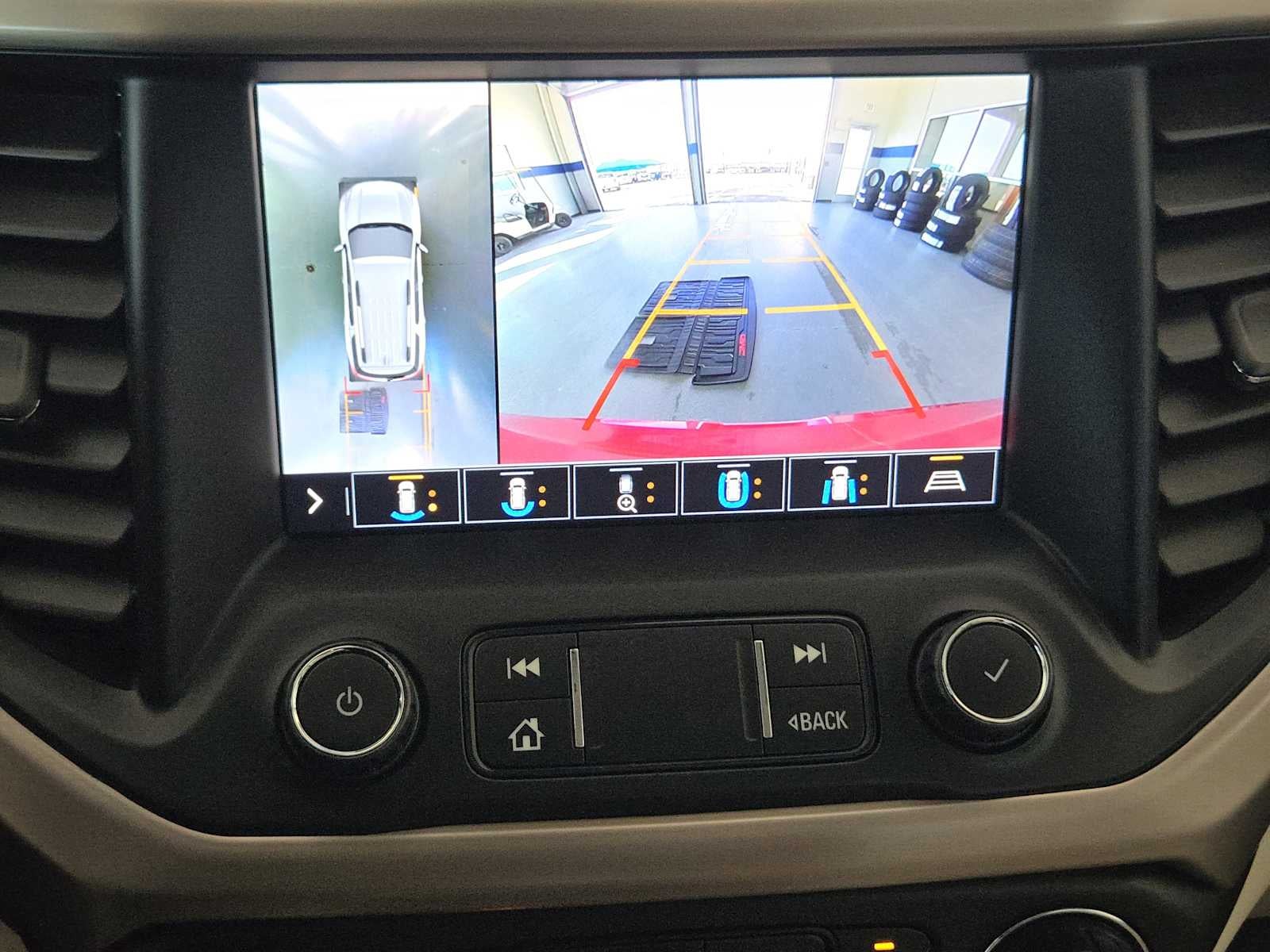 2020 GMC Acadia Denali