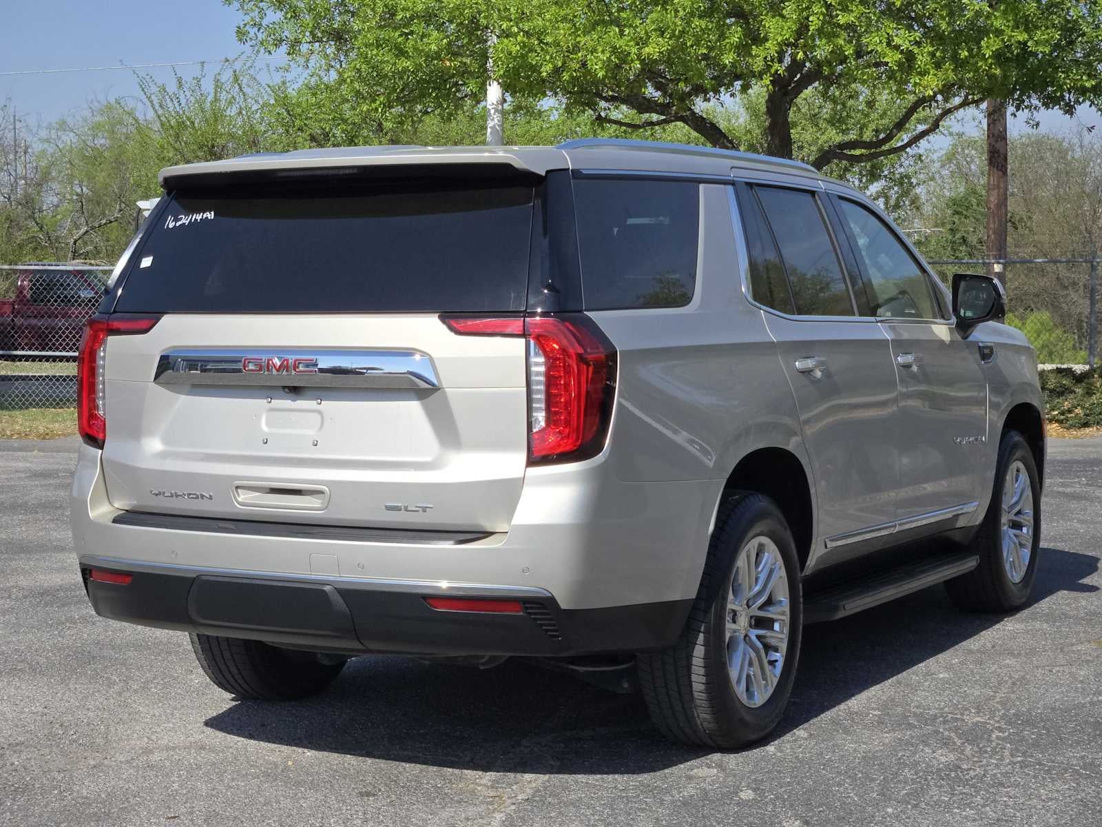 2021 GMC Yukon SLT