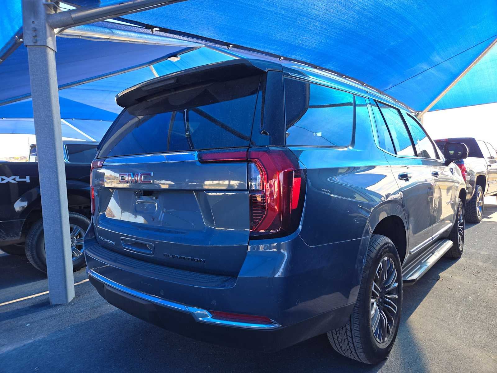 2025 GMC Yukon Elevation