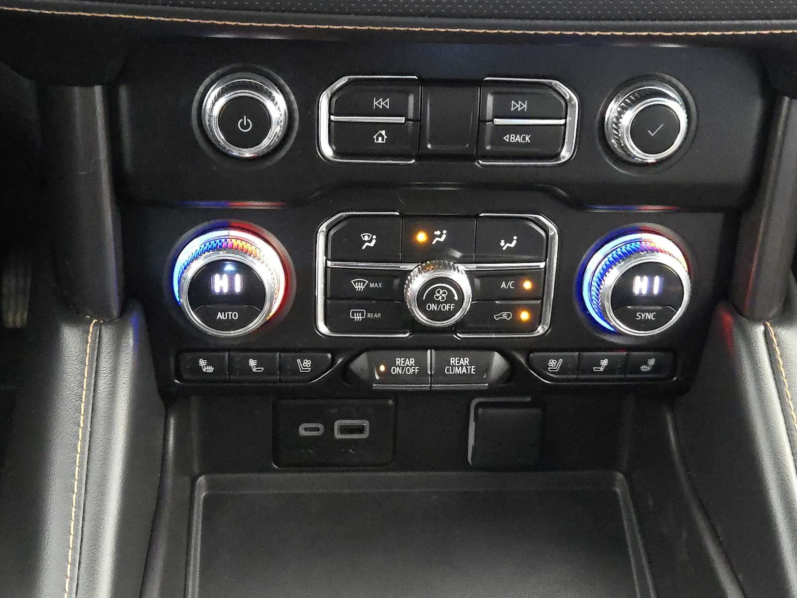 2023 GMC Yukon XL AT4