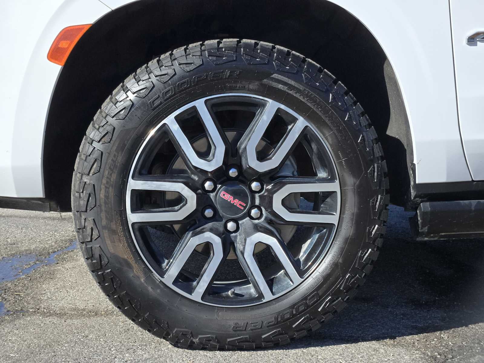 2023 GMC Yukon XL AT4