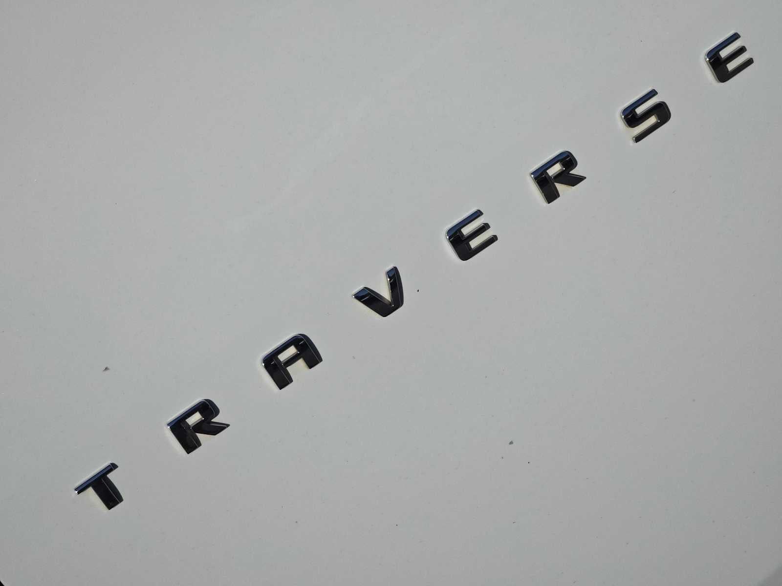 2022 Chevrolet Traverse LT Cloth