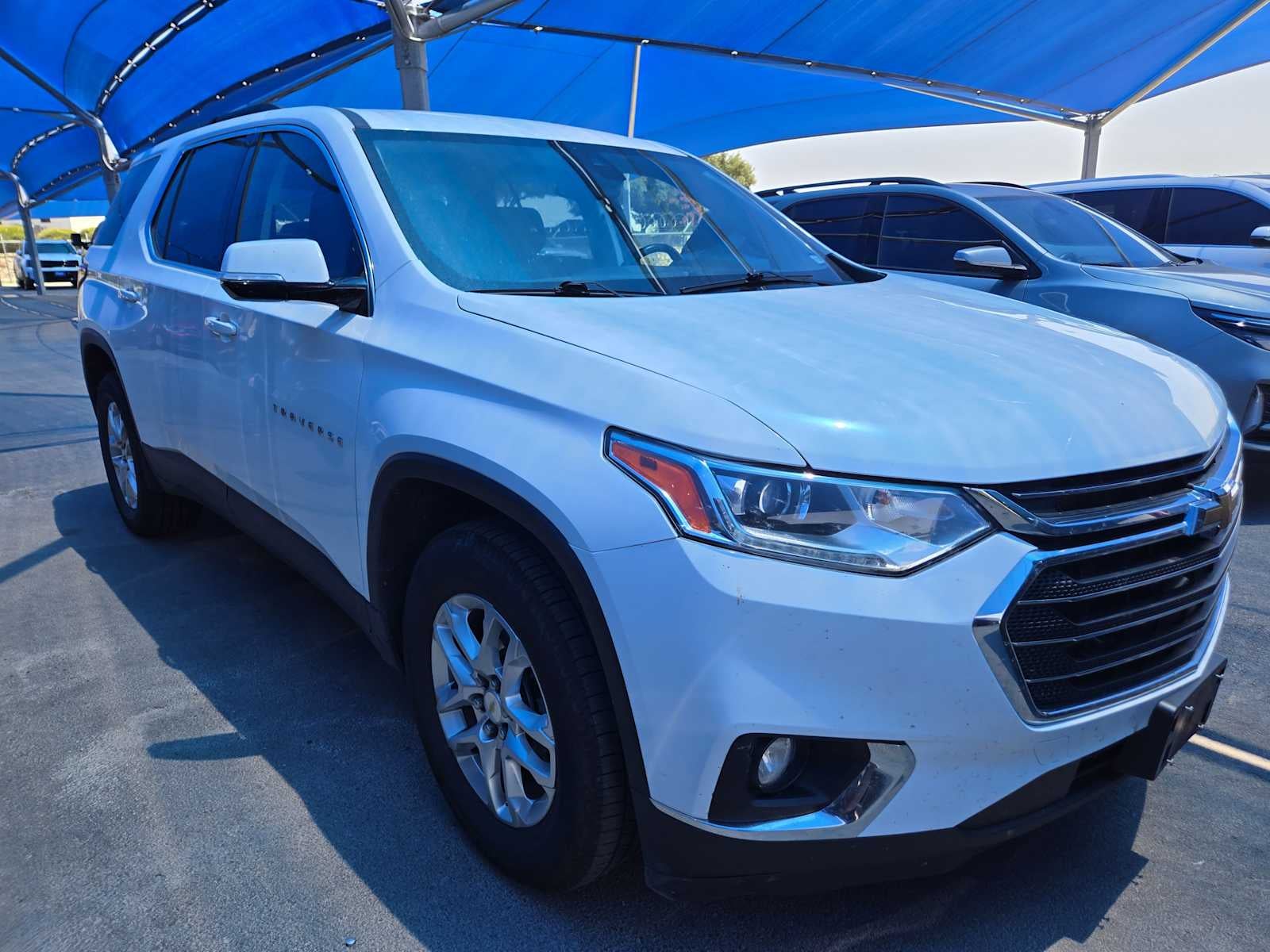 Used 2020 Chevrolet Traverse 3LT with VIN 1GNERHKW5LJ309786 for sale in Decatur, TX