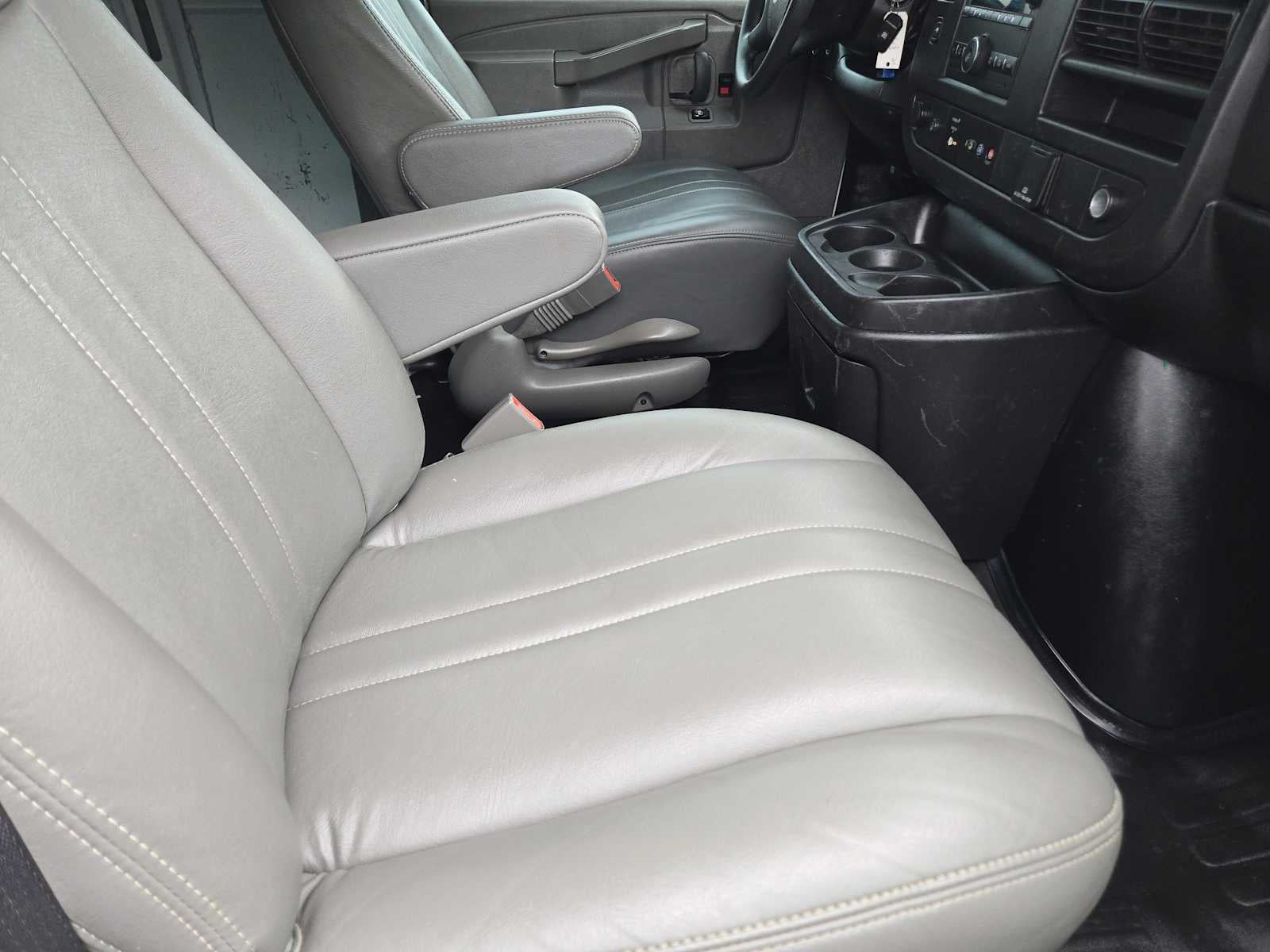 2020 GMC Savana Cargo 2500 RWD 2500 Regular Wheelbase Work Van