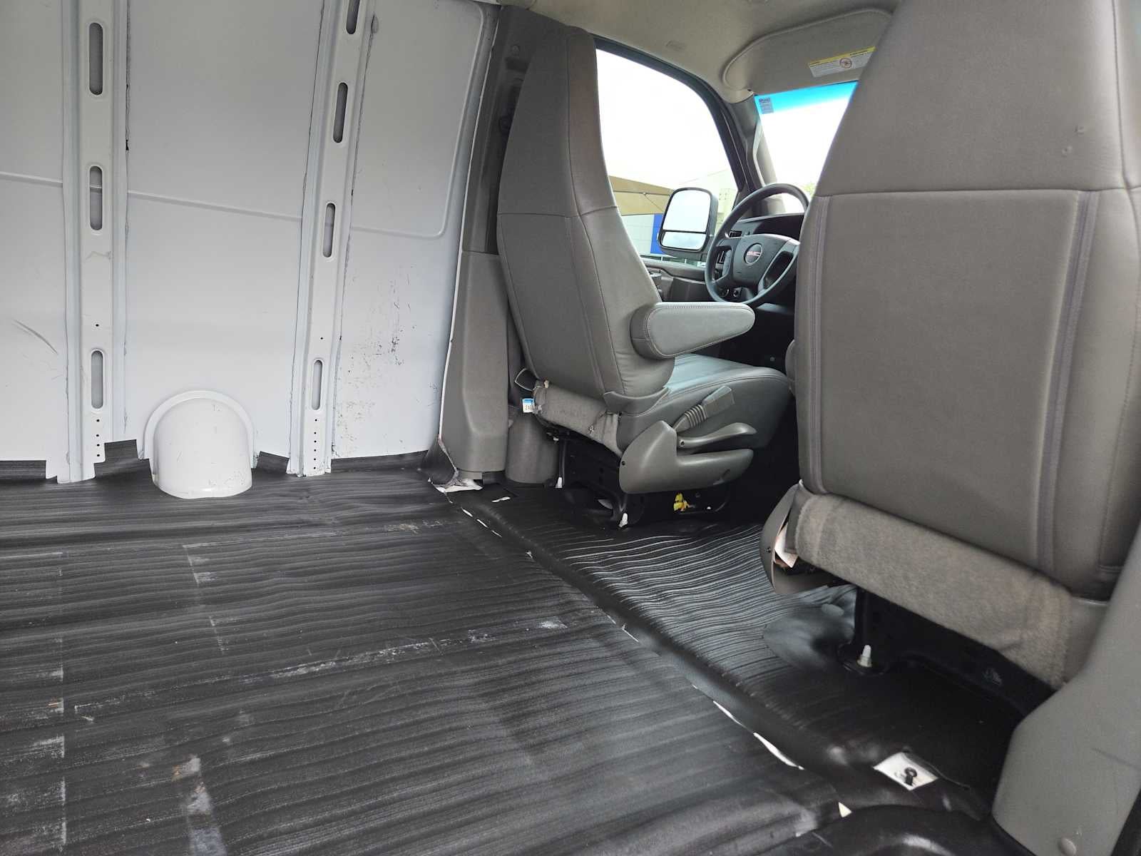 2020 GMC Savana Cargo 2500 RWD 2500 Regular Wheelbase Work Van