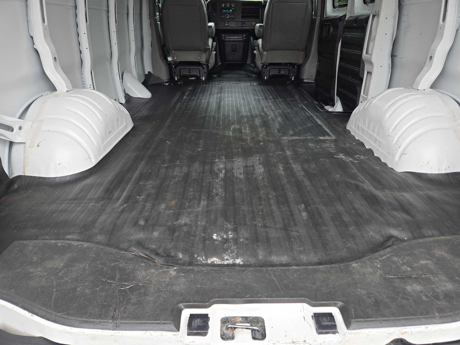 2020 GMC Savana Cargo 2500 RWD 2500 Regular Wheelbase Work Van