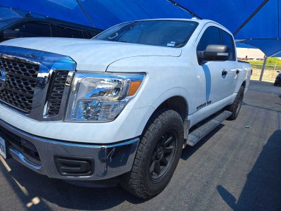 2018 Nissan TITAN SV