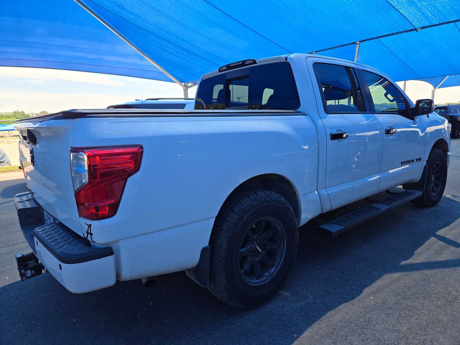 2018 Nissan TITAN SV