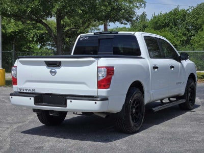 2018 Nissan TITAN SV