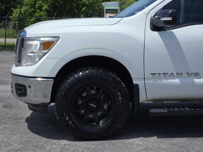 2018 Nissan TITAN SV