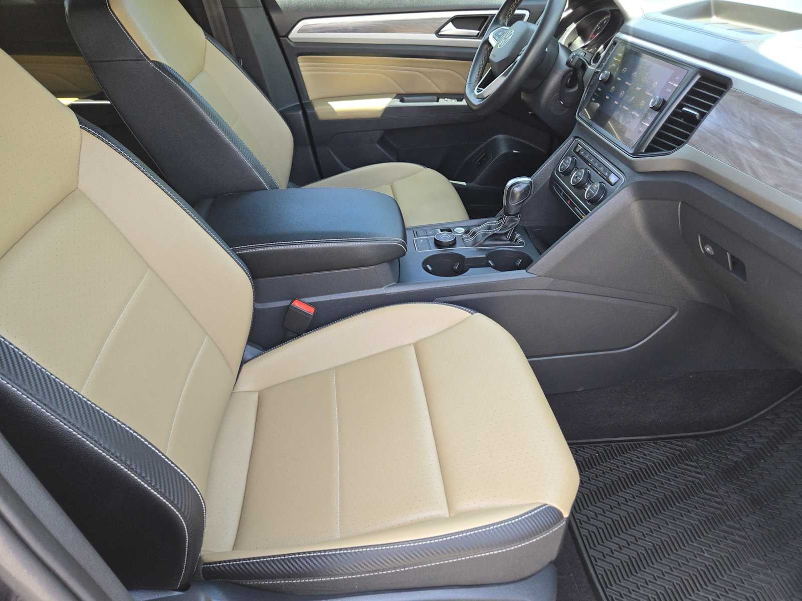 2021 Volkswagen Atlas Cross Sport 2.0T SE w/Technology