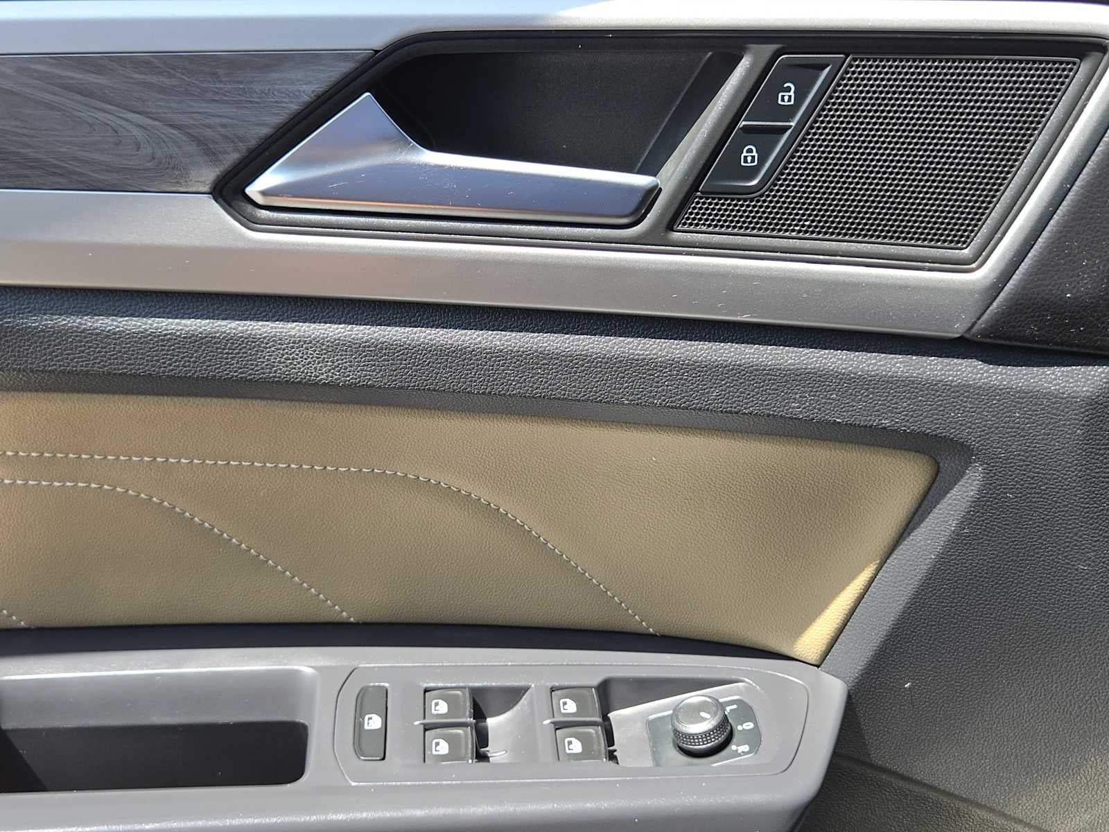 2021 Volkswagen Atlas Cross Sport 2.0T SE w/Technology