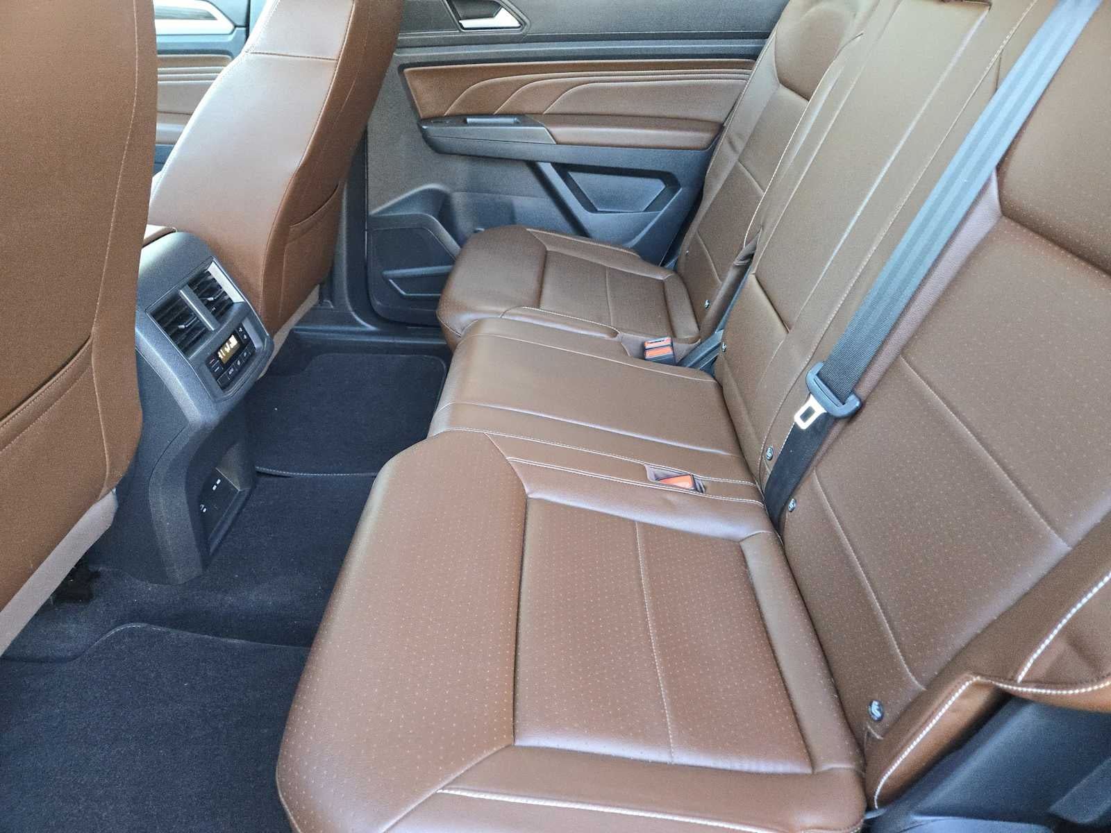 2023 Volkswagen Atlas 2.0T SE w/Technology