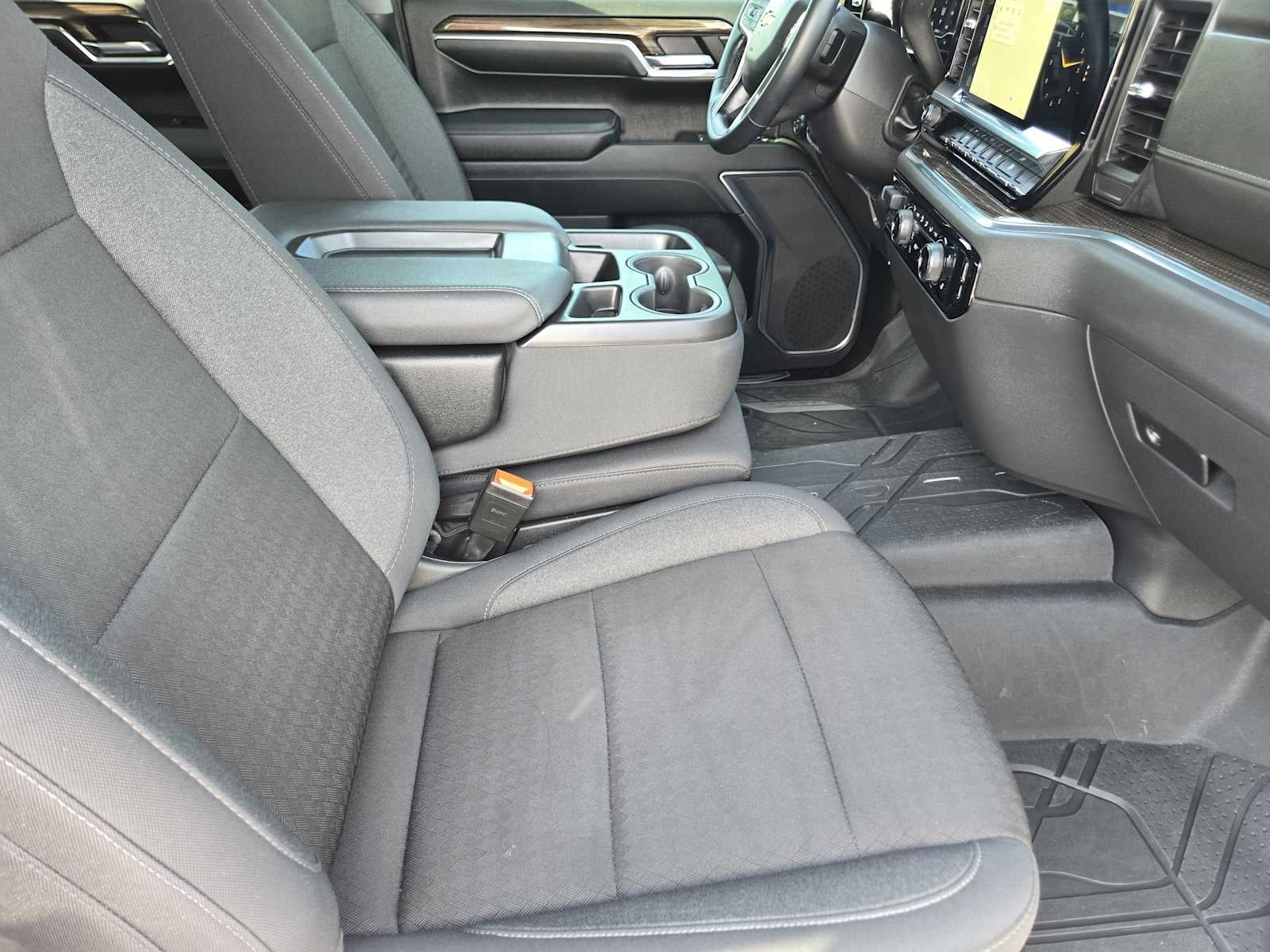 2024 Chevrolet Silverado 1500 LT - Photo 15