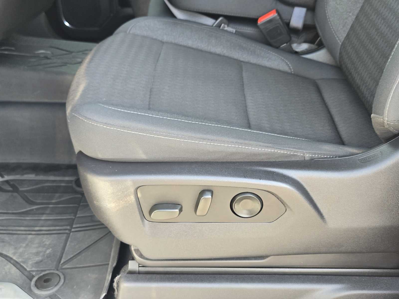 2024 Chevrolet Silverado 1500 LT - Photo 23