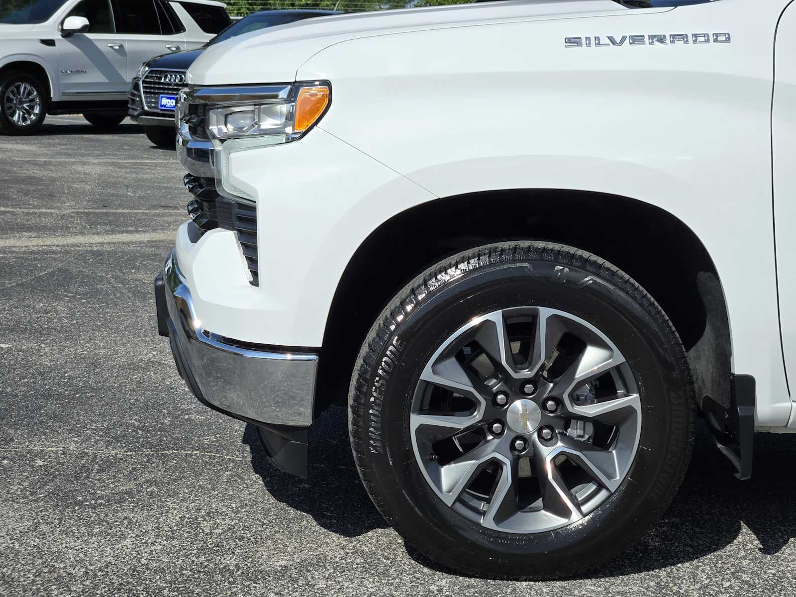 2024 Chevrolet Silverado 1500 LT - Photo 8