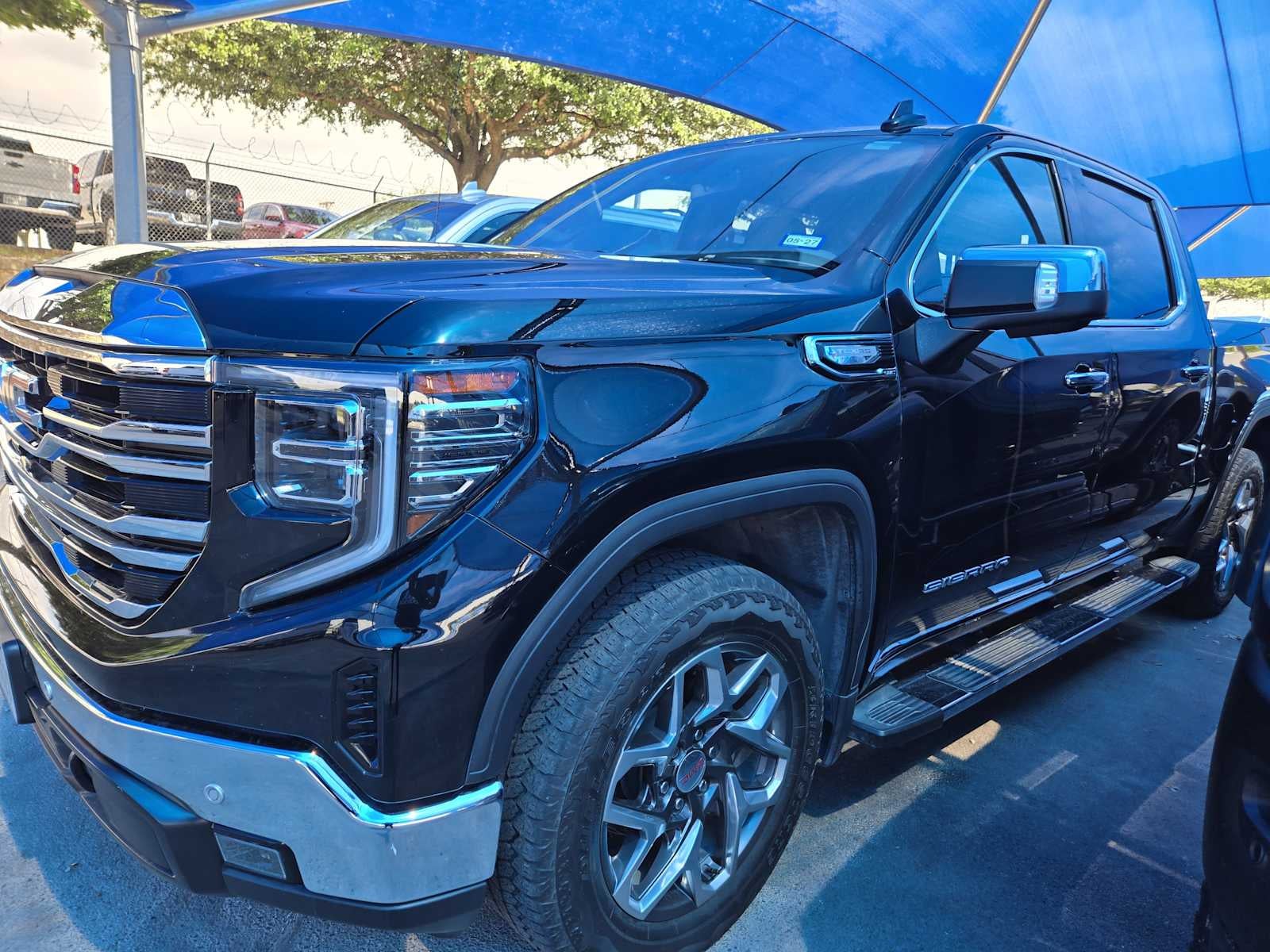 2024 GMC Sierra 4WD Crew Cab Short Box SLT's photo