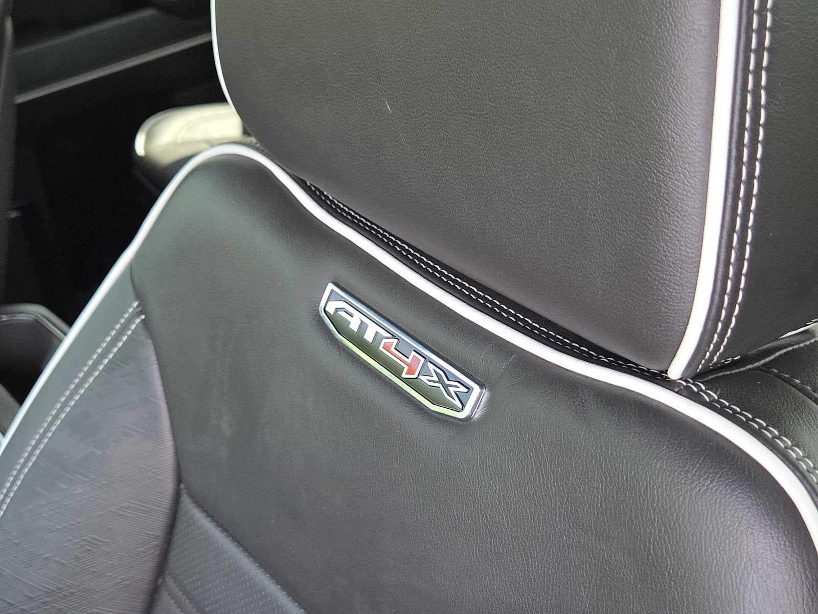 2025 GMC Sierra 1500 AT4X
